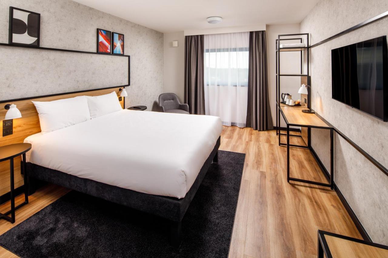 Ibis London Heathrow Terminal 5 Hotel Hillingdon Exterior foto
